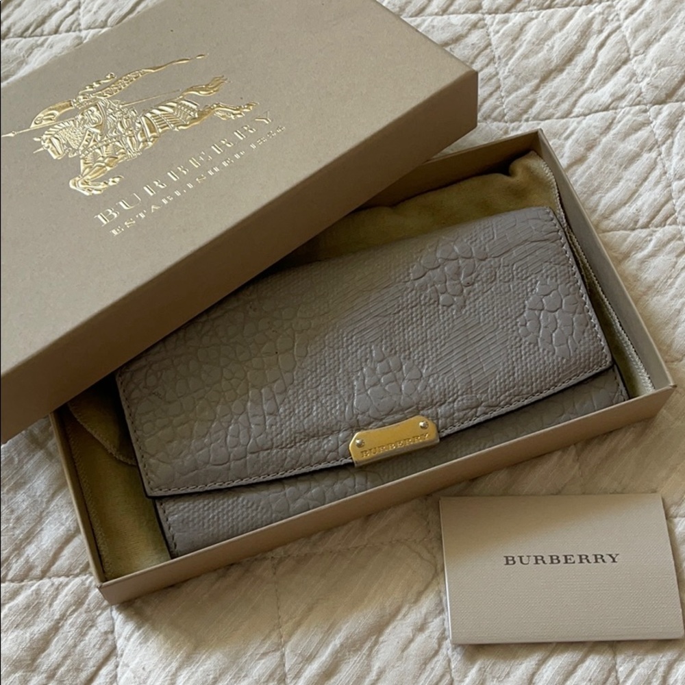 Burberry wallet